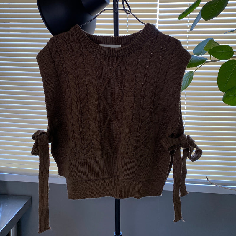 Miyu cable knit vest