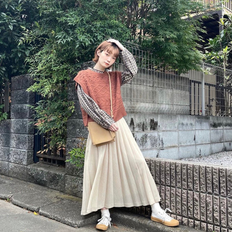 [Haruka Murahama] Gray pleated skirt 